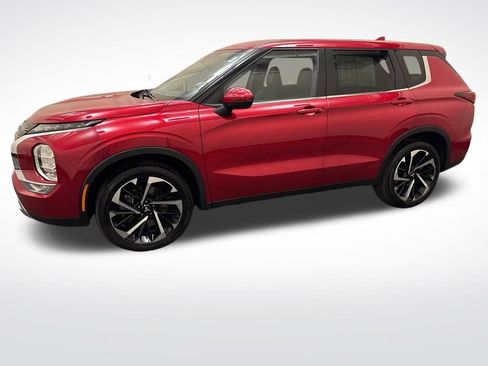 Used 2024 Mitsubishi Outlander SE image 9