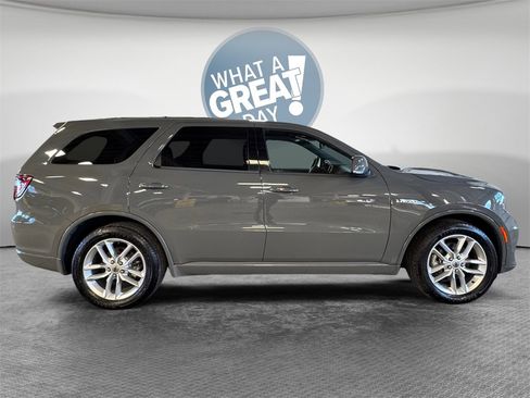 Used 2022 Dodge Durango R/T w/ Trailer Tow Group IV image 2