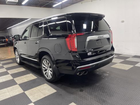 Used 2022 GMC Yukon Denali w/ Advanced Technology Package image 2
