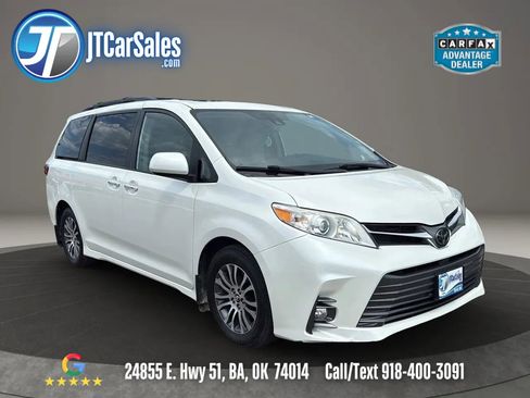 Used 2019 Toyota Sienna XLE image 1