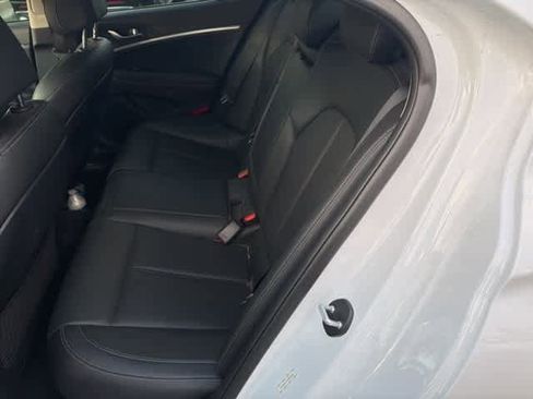 Used 2019 Genesis G70 2.0T Advanced image 13