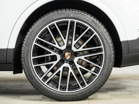 New 2026 Porsche Cayenne AWD/4WD image 39
