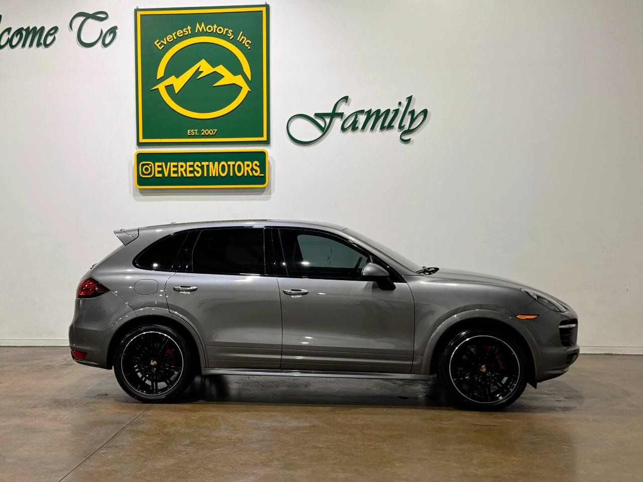 Used 2014 Porsche Cayenne GTS AWD/4WD image 10
