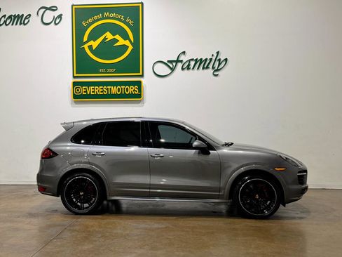 Used 2014 Porsche Cayenne GTS AWD/4WD image 10
