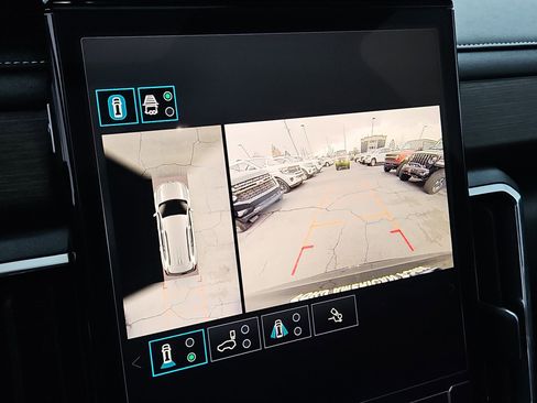 Used 2024 GMC Acadia Denali image 27