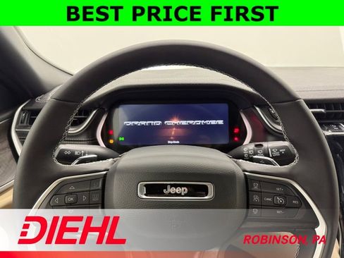 New 2025 Jeep Grand Cherokee Limited w/ Black Appearance Package image 26