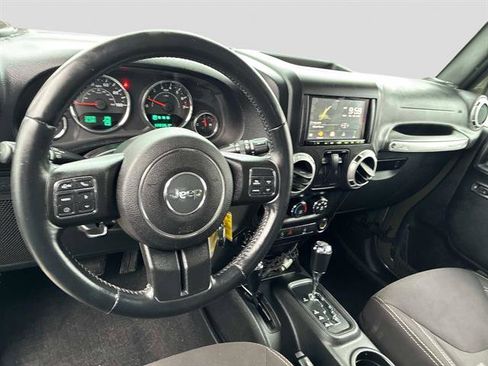 Used 2015 Jeep Wrangler Rubicon w/ Dual Top Group image 18