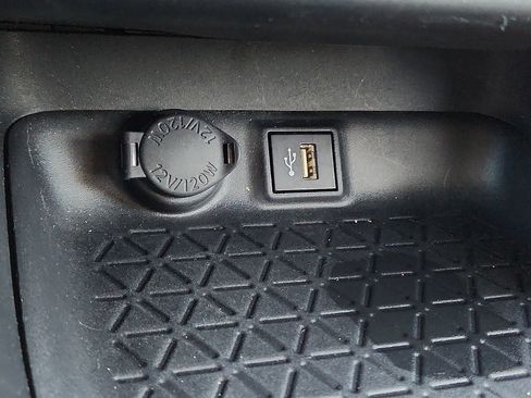 Used 2024 Toyota RAV4 XLE w/ Convenience Package FWD image 14