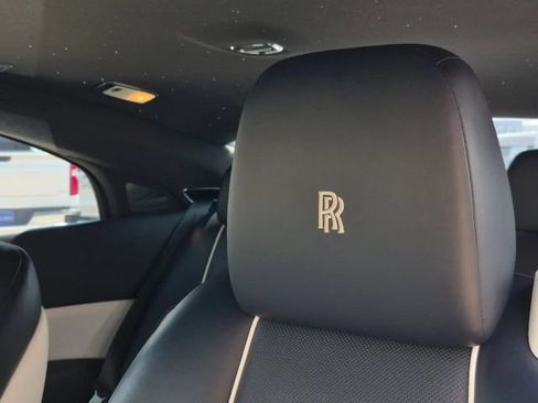 Used 2017 Rolls-Royce Wraith RWD image 10