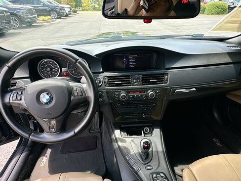 Used 2011 BMW M3 Convertible RWD image 3