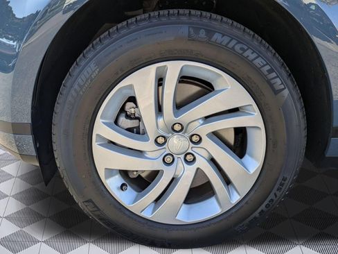 Used 2026 Land Rover Range Rover Evoque S AWD/4WD image 9