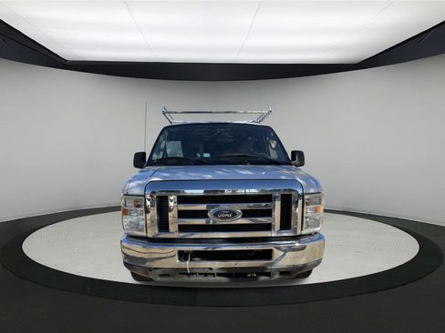Used 2009 Ford E-250 and Econoline 250 image 2