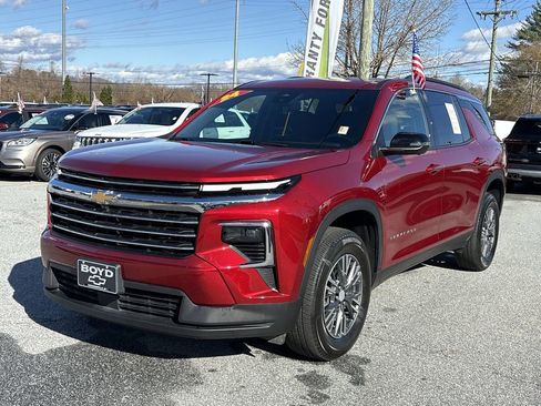 Certified 2024 Chevrolet Traverse LT image 6