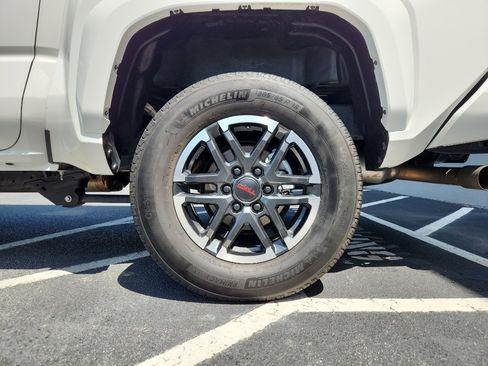 Used 2024 Toyota Tacoma TRD Sport RWD image 29