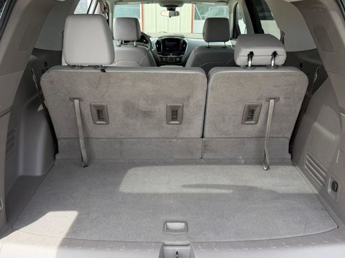 Used 2020 Chevrolet Traverse LT w/ Driver Confidence II Package AWD/4WD image 24