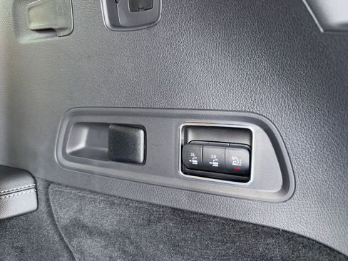 Used 2025 Mercedes-Benz GLS 450 4MATIC image 31