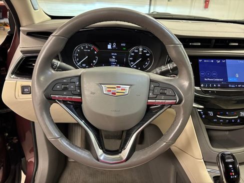Used 2023 Cadillac XT6 Premium Luxury image 20