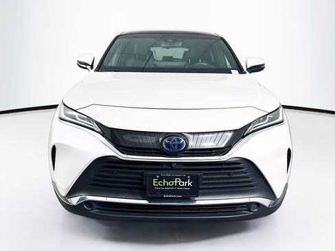 Used 2021 Toyota Venza Limited image 2