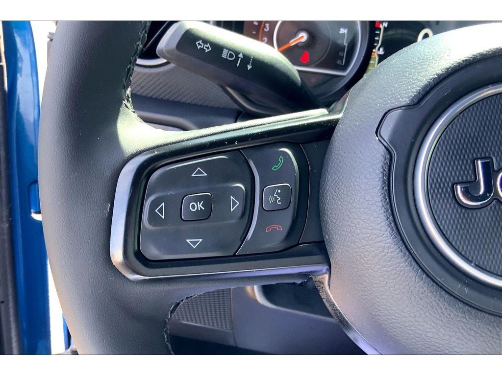Used 2025 Jeep Wrangler Unlimited Rubicon w/ Convenience Group AWD/4WD image 19