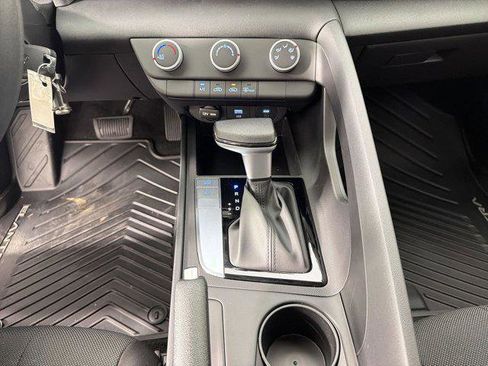 New 2026 Hyundai Elantra SE image 18
