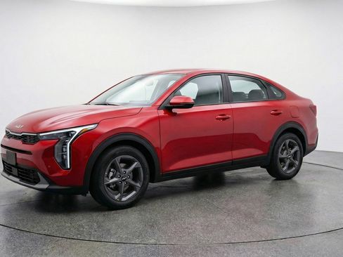 Used 2025 Kia K4 FWD image 3