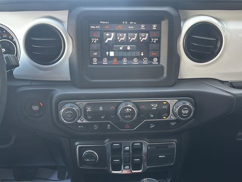 Used 2021 Jeep Wrangler Unlimited Sport AWD/4WD image 14
