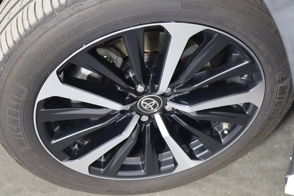 Used 2021 Toyota Highlander XSE AWD/4WD image 39