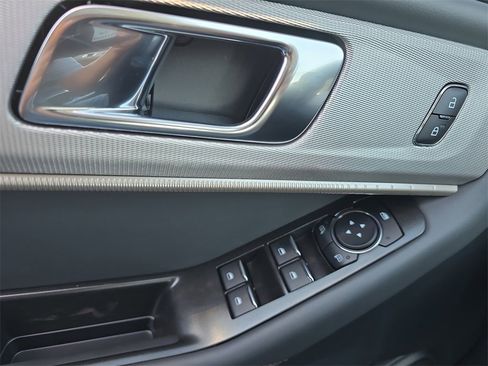 New 2025 Ford Explorer Active w/ Active Comfort Package image 28