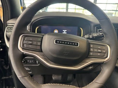 Used 2024 Jeep Wagoneer L Series III w/ Premium Group I AWD/4WD image 23