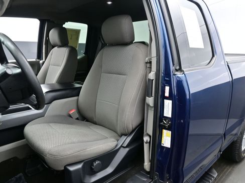 Used 2018 Ford F150 XLT image 11