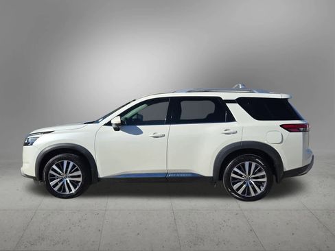 Used 2022 Nissan Pathfinder Platinum w/ Cargo Package image 3