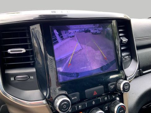 Used 2019 RAM 1500 Laramie AWD/4WD image 27