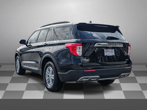 Used 2024 Ford Explorer XLT w/ Equipment Group 202A AWD/4WD image 4