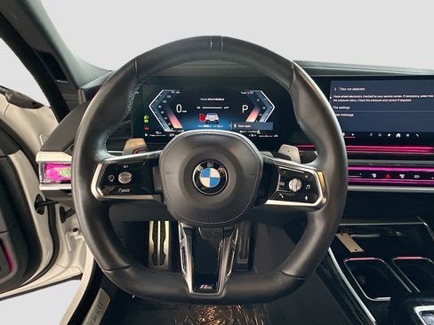 Used 2024 BMW 740i image 11
