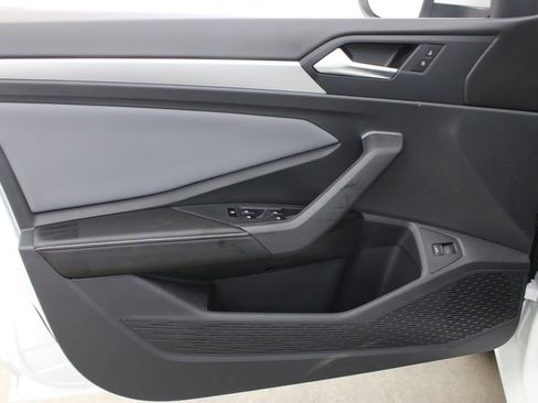 New 2026 Volkswagen Jetta SE FWD image 16