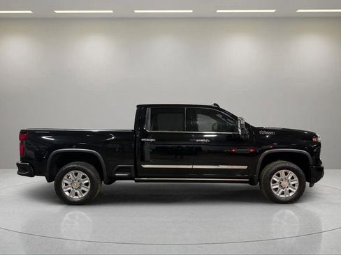 Used 2024 Chevrolet Silverado 2500 High Country w/ High Country Premium Package image 2