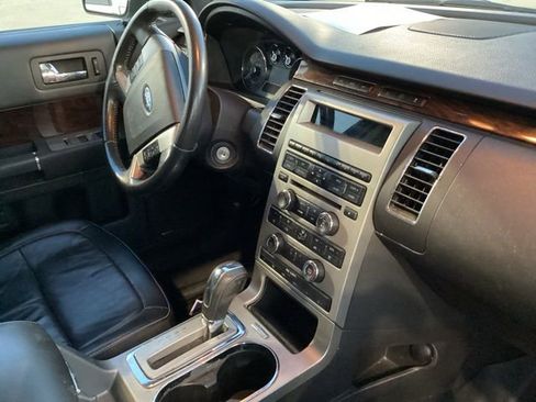 Used 2009 Ford Flex SEL FWD image 21