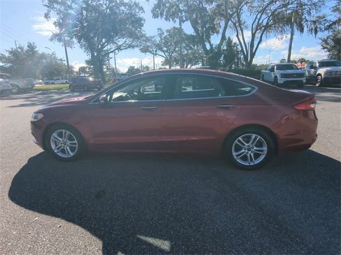Used 2018 Ford Fusion SE w/ Fusion SE Technology Package image 8