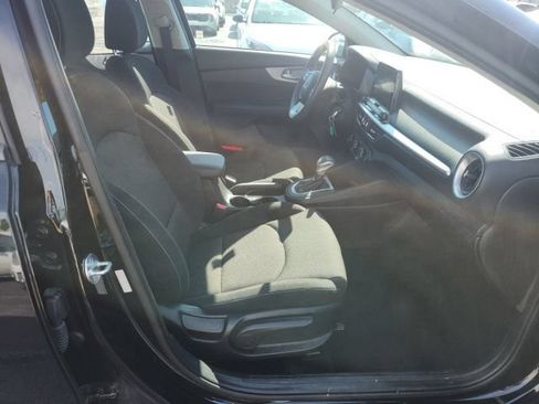 Used 2023 Kia Forte LXS FWD image 15