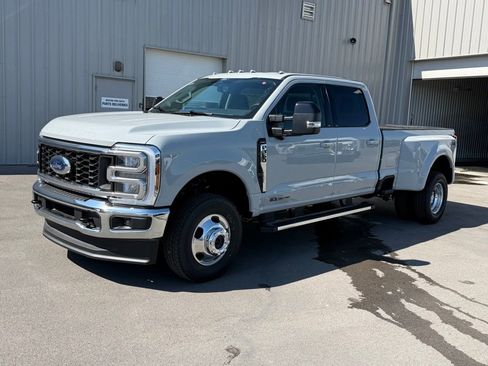 New 2026 Ford F350 4x4 Crew Cab DRW Super Duty image 42