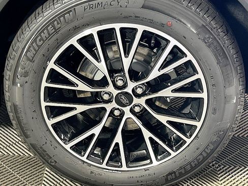 New 2025 Ford Escape PHEV FWD w/ PHEV Premium Package image 33