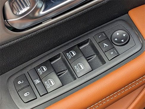 New 2026 Chrysler Pacifica Pinnacle image 19