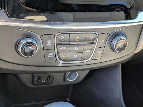Used 2023 Chevrolet Traverse LS AWD/4WD image 26