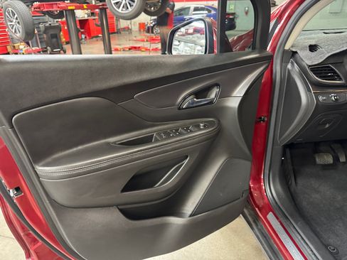 Used 2022 Buick Encore Preferred w/ Safety Package AWD/4WD image 13