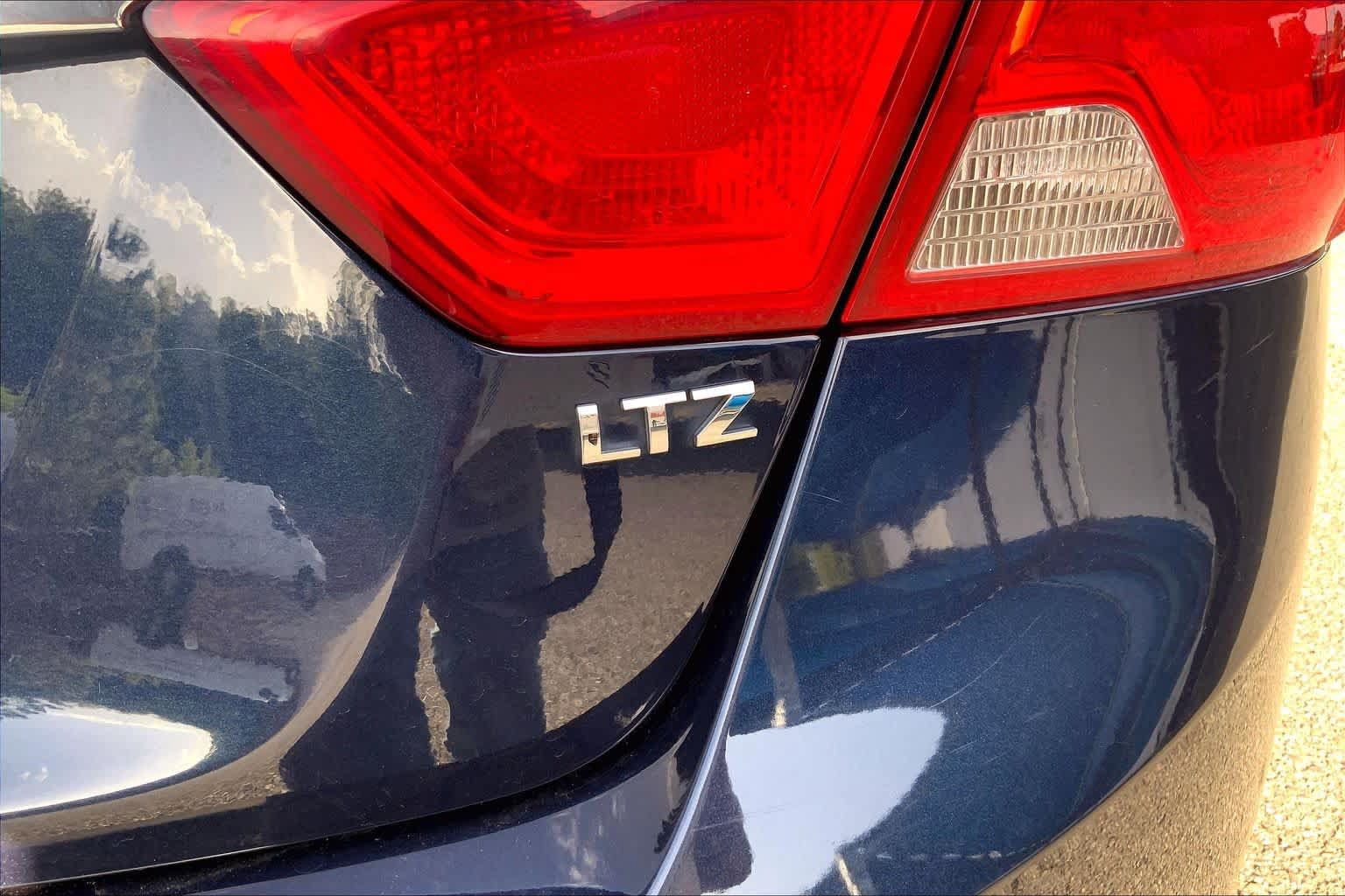Used 2015 Chevrolet Impala LTZ FWD image 10