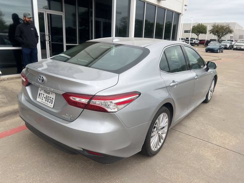Used 2020 Toyota Camry XLE w/ Driver Assist Package FWD image 7