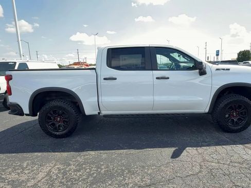 Used 2024 Chevrolet Silverado 1500 ZR2 w/ Technology Package image 9