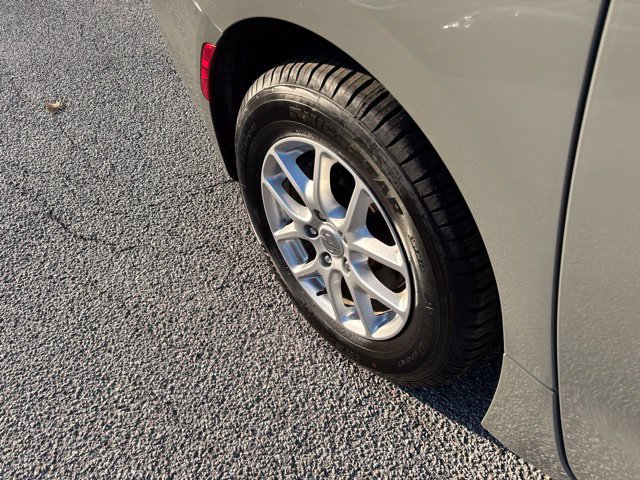 Used 2023 Chrysler Pacifica Touring-L FWD image 39