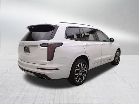 Certified 2024 Cadillac XT6 Sport w/ LPO, Floor Liner Package AWD/4WD image 5