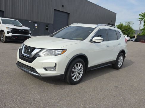 Used 2018 Nissan Rogue SV w/ Premium Package FWD image 7